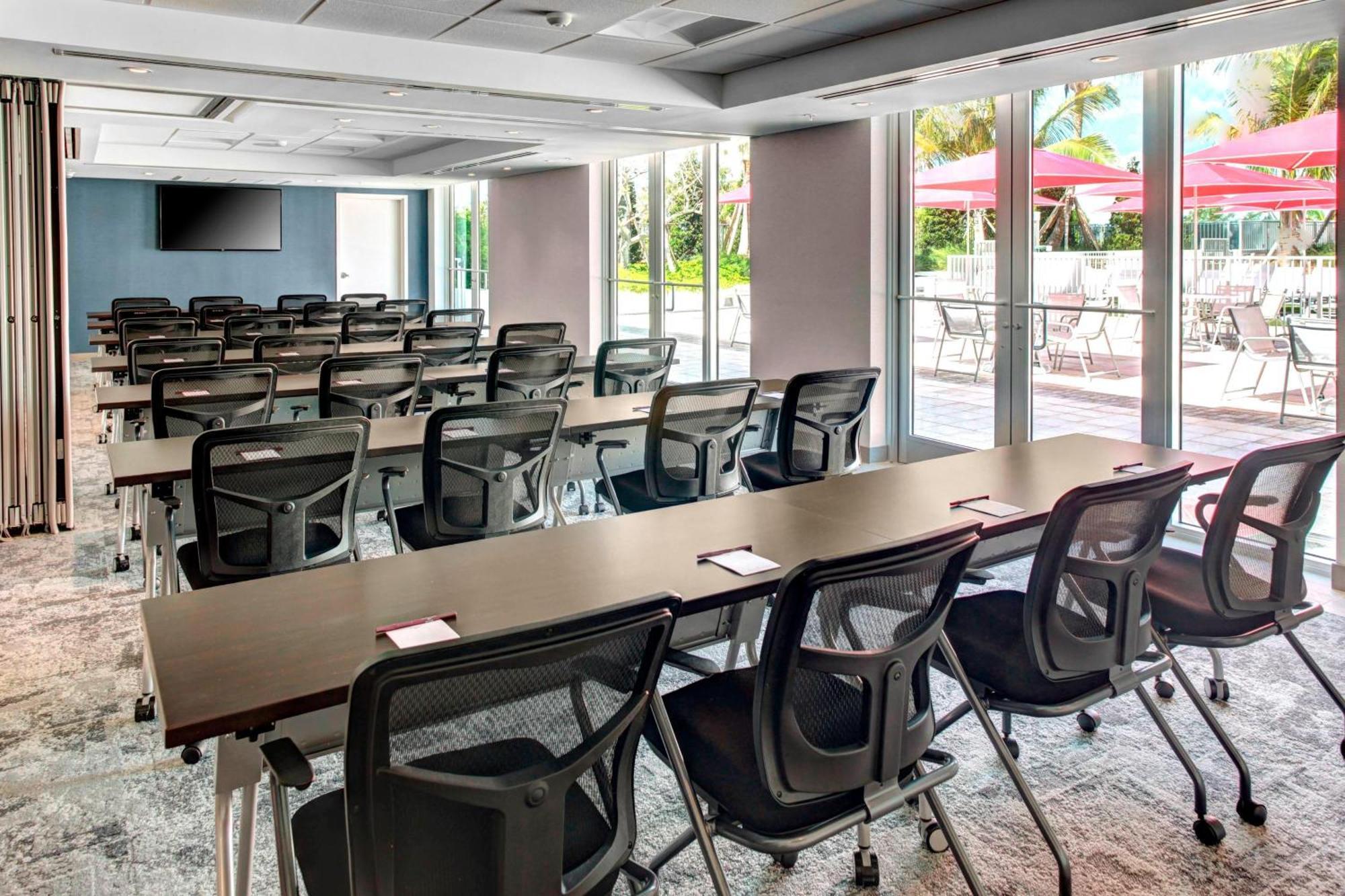 Residence Inn By Marriott Miami Beach Surfside Bagian luar foto