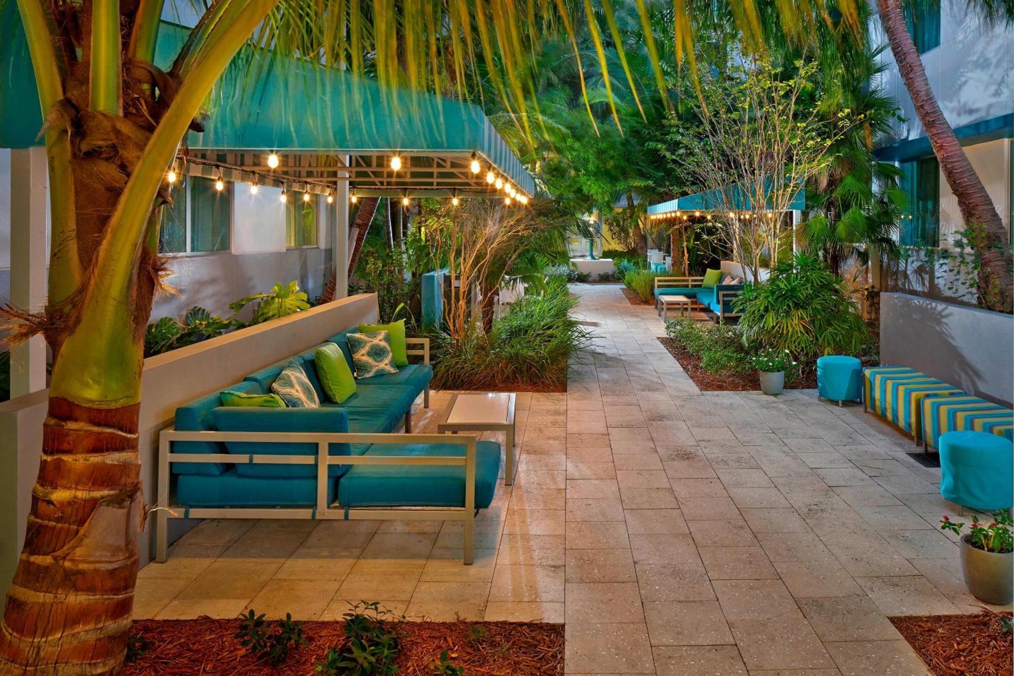 Residence Inn By Marriott Miami Beach Surfside Bagian luar foto