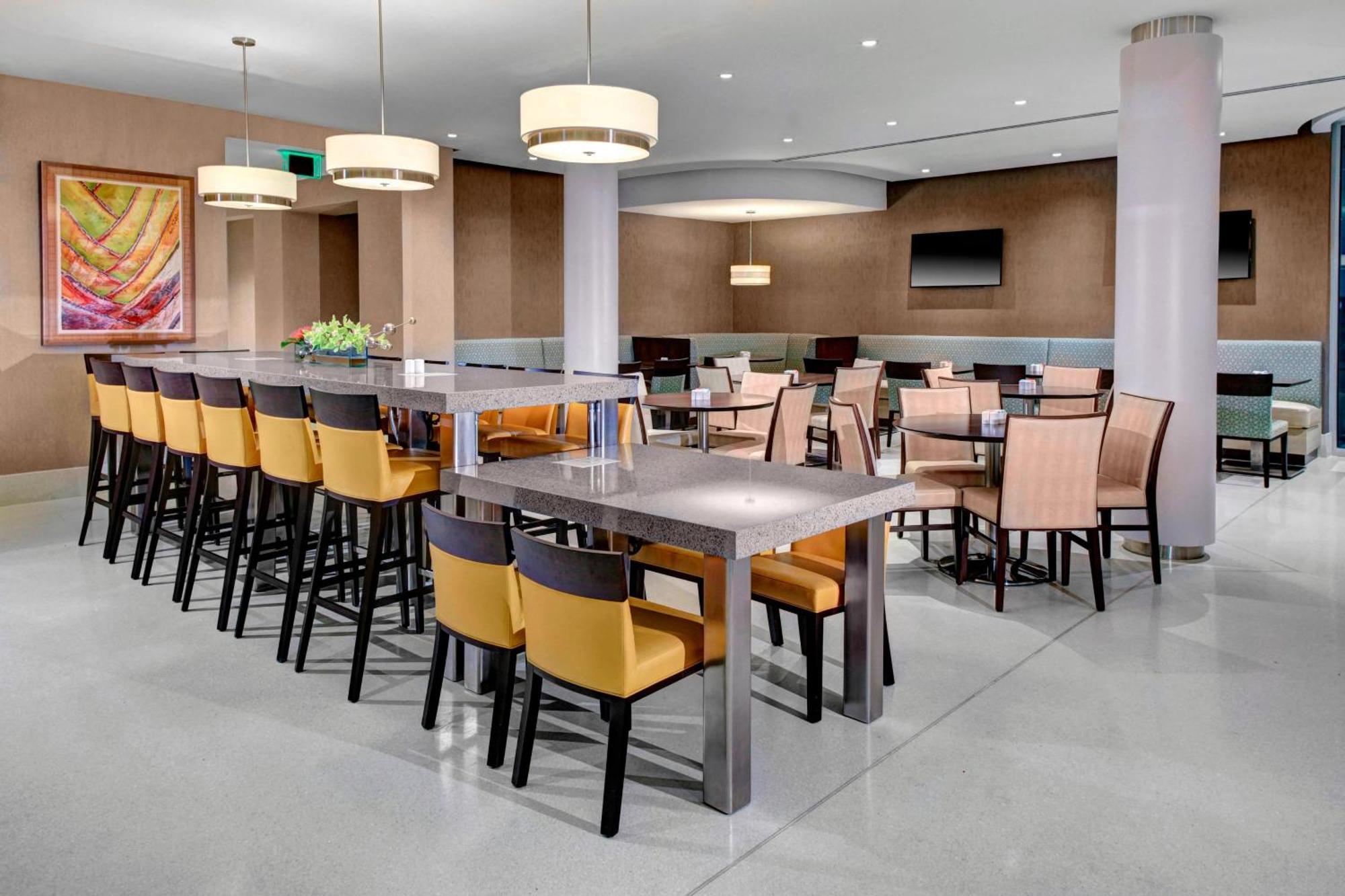 Residence Inn By Marriott Miami Beach Surfside Bagian luar foto