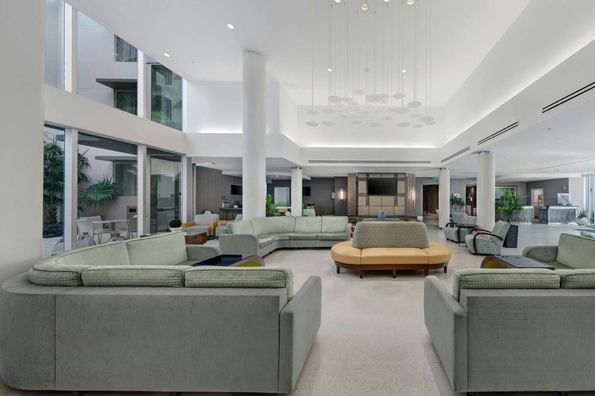 Residence Inn By Marriott Miami Beach Surfside Bagian luar foto