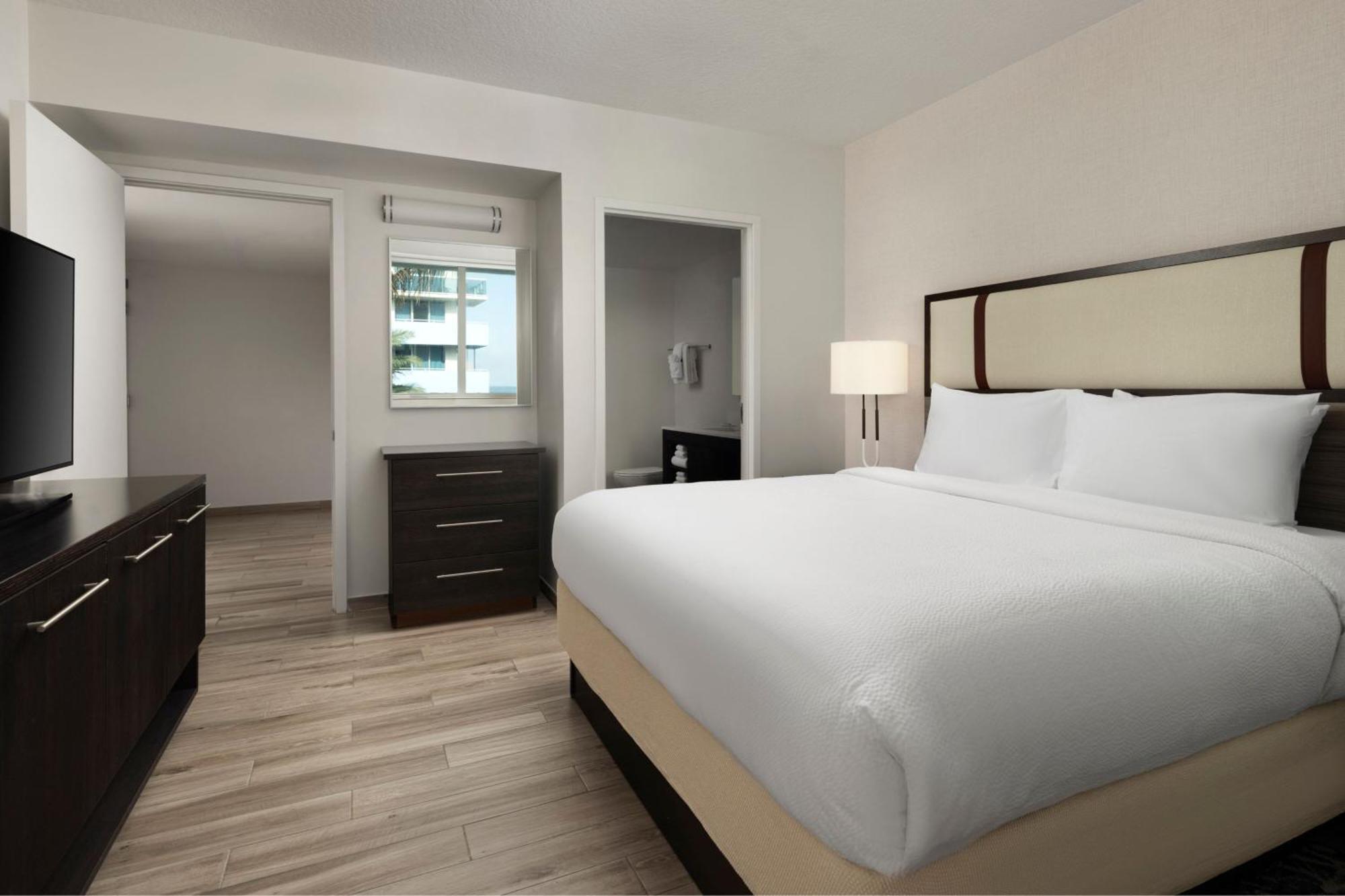 Residence Inn By Marriott Miami Beach Surfside Bagian luar foto