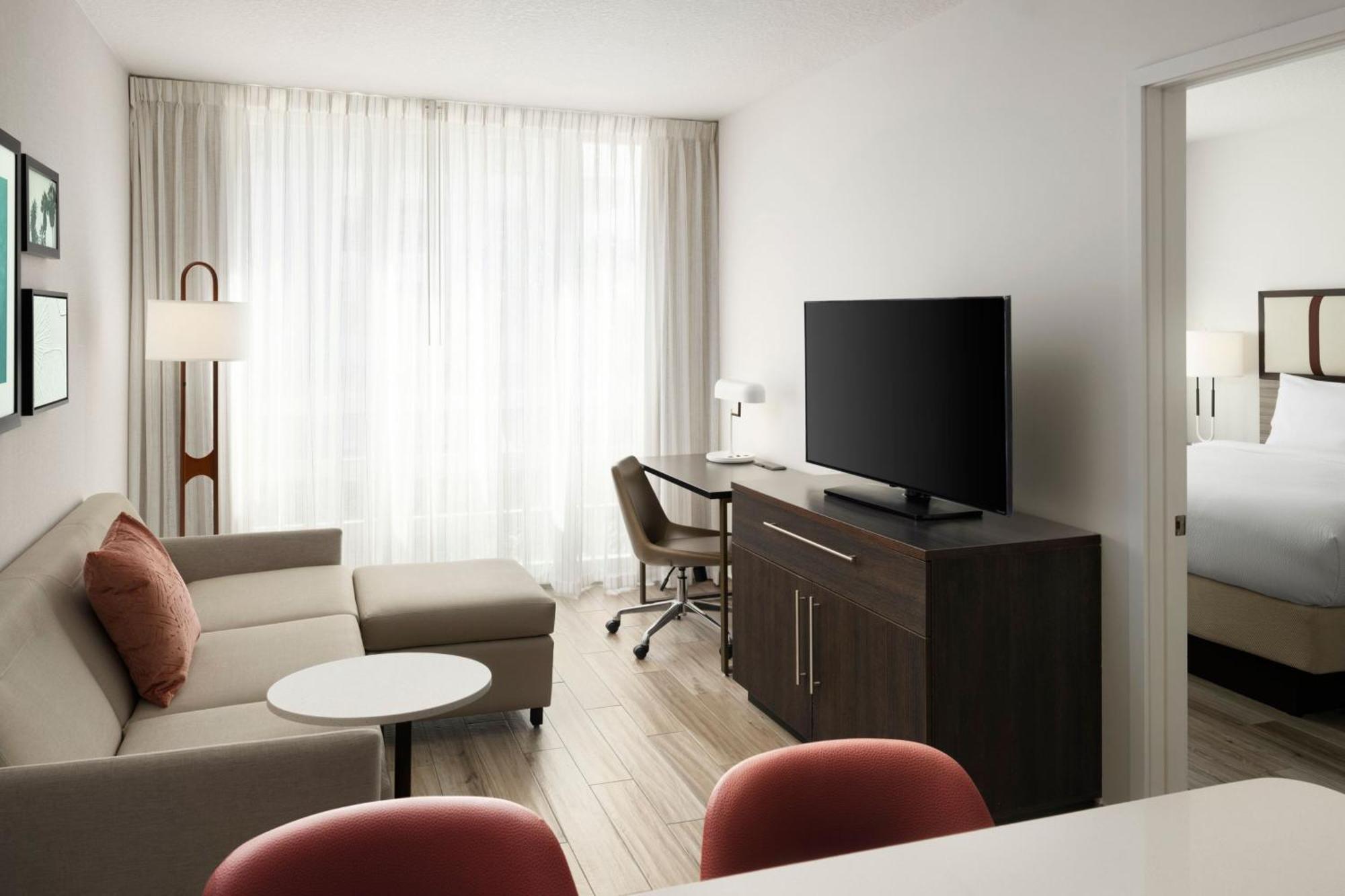Residence Inn By Marriott Miami Beach Surfside Bagian luar foto