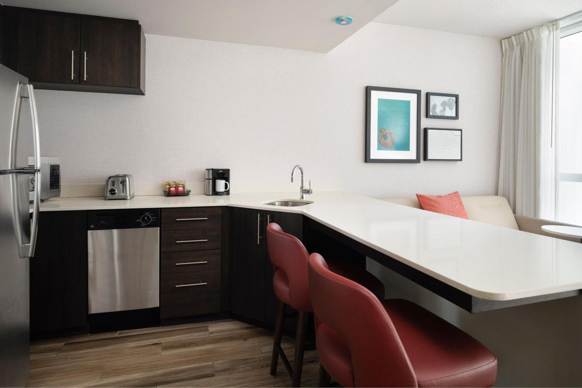 Residence Inn By Marriott Miami Beach Surfside Bagian luar foto