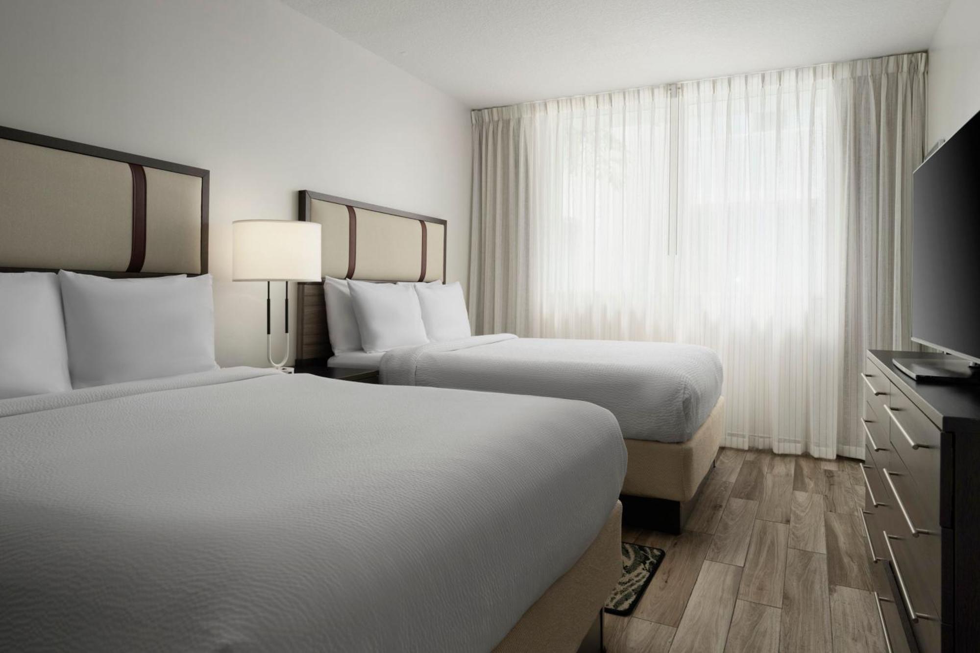 Residence Inn By Marriott Miami Beach Surfside Bagian luar foto