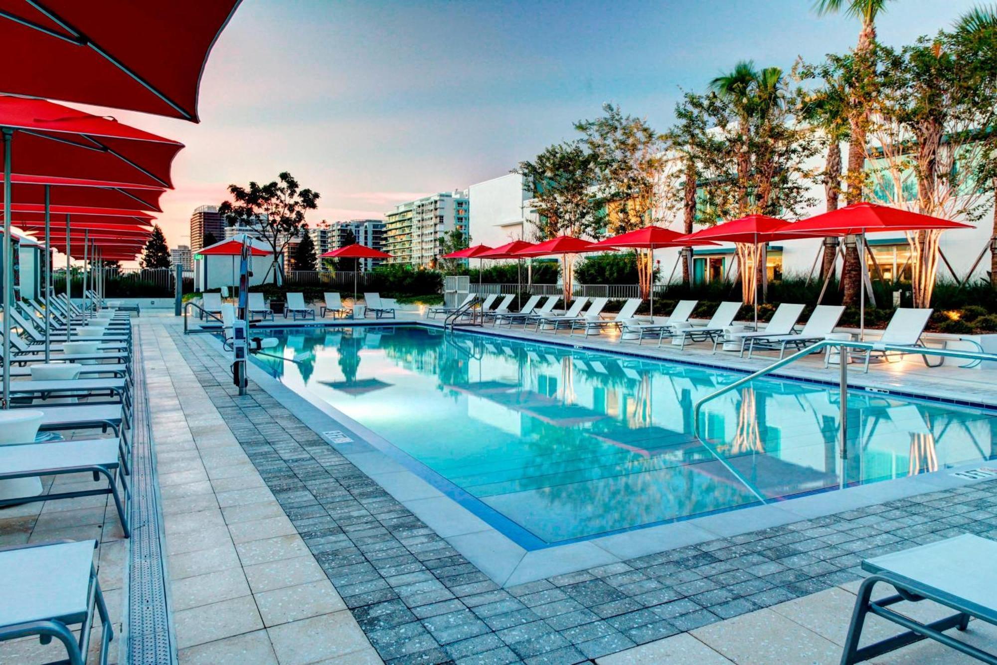 Residence Inn By Marriott Miami Beach Surfside Bagian luar foto