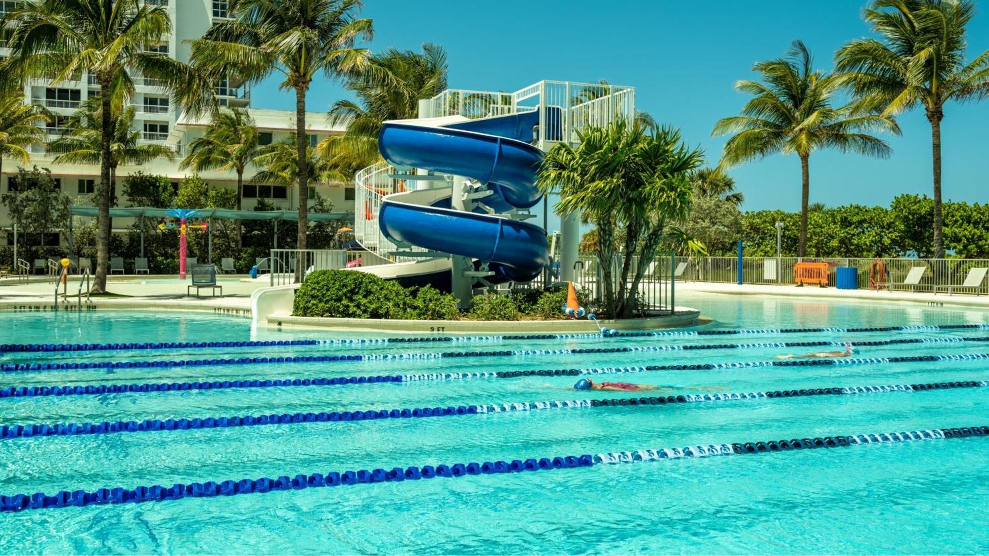 Residence Inn By Marriott Miami Beach Surfside Bagian luar foto