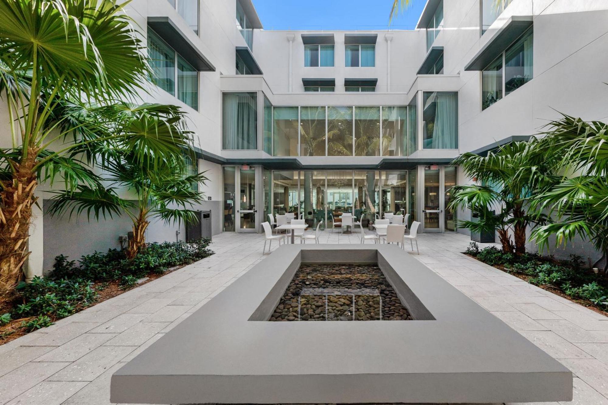 Residence Inn By Marriott Miami Beach Surfside Bagian luar foto