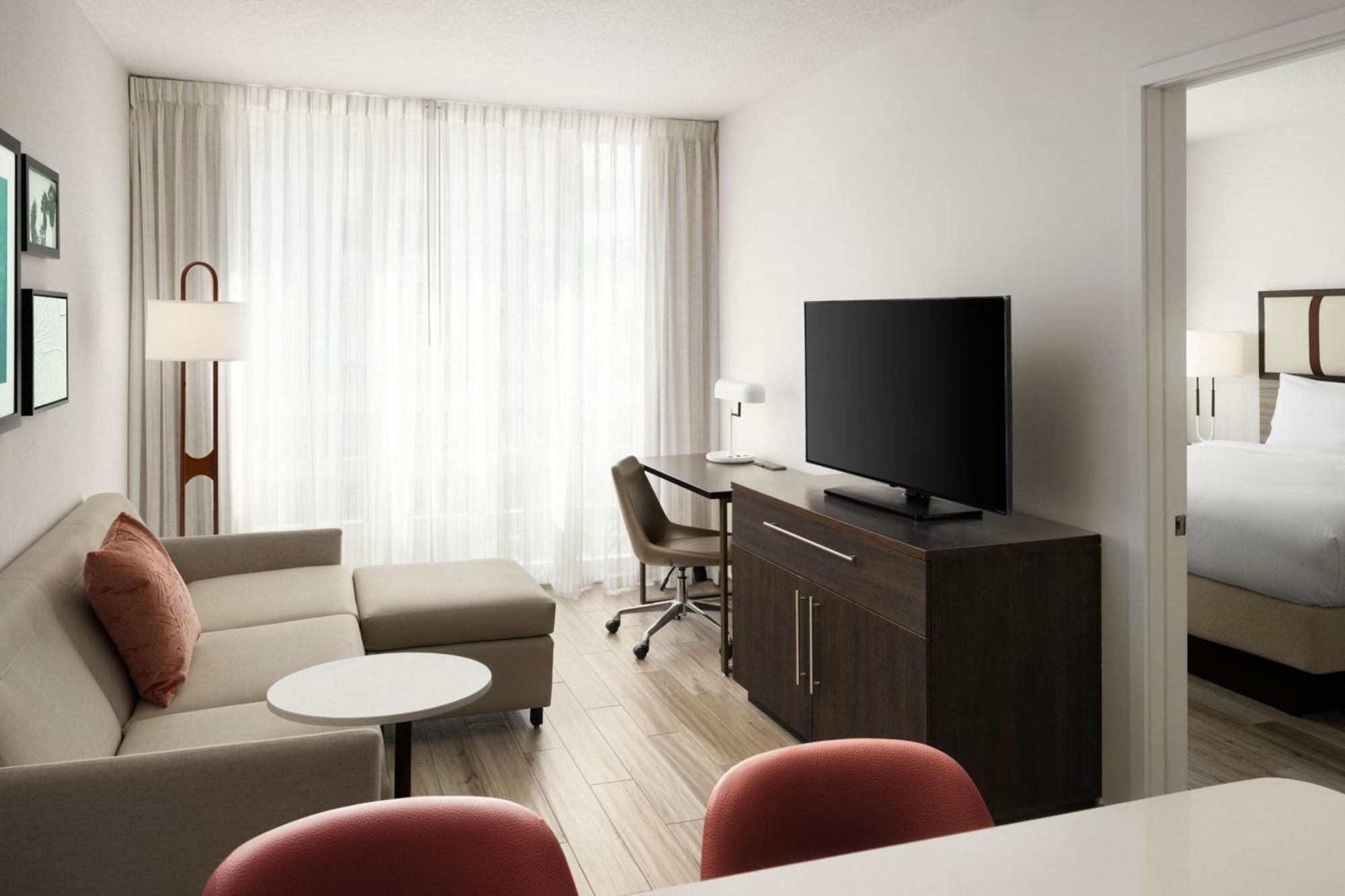Residence Inn By Marriott Miami Beach Surfside Bagian luar foto