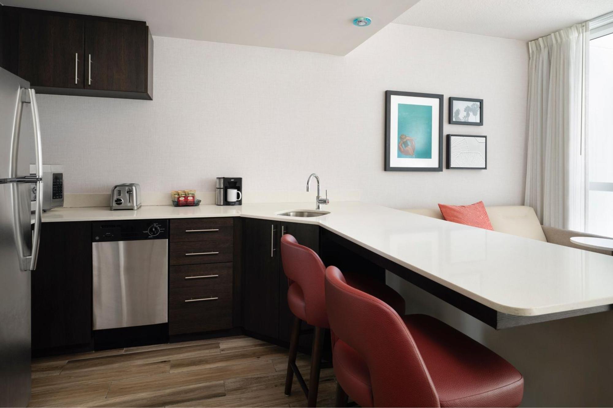 Residence Inn By Marriott Miami Beach Surfside Bagian luar foto